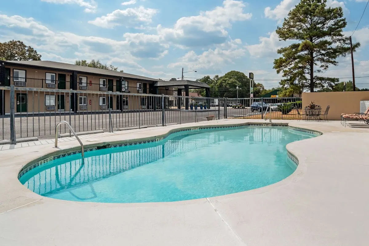 Super 8 by Wyndham Daleville/Fort Novosel