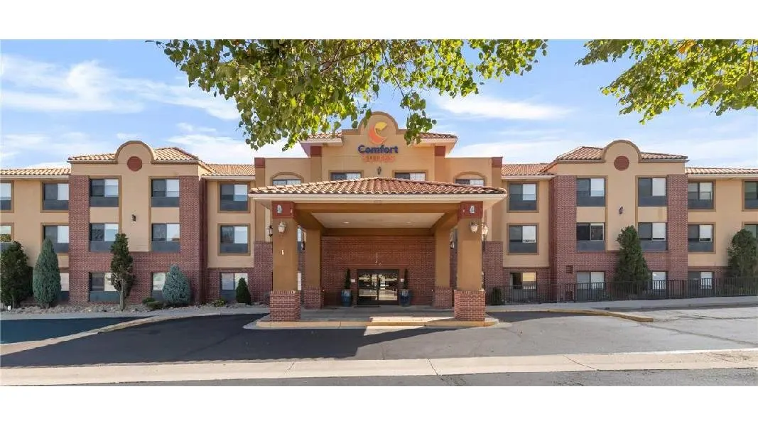 Comfort Suites Lakewood - Denver