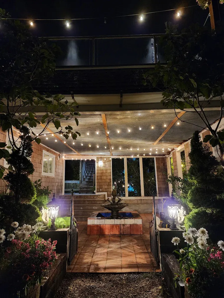 Salmonberry Inn