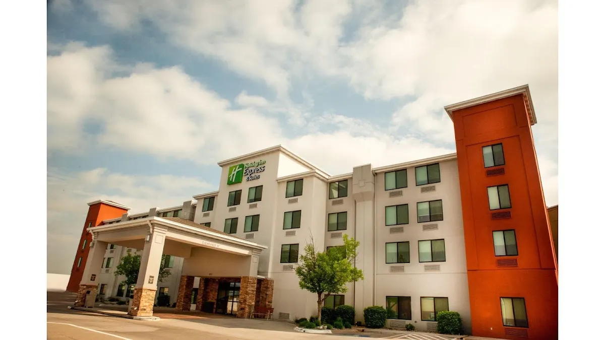 Holiday Inn Express & Suites Norfolk by IHG