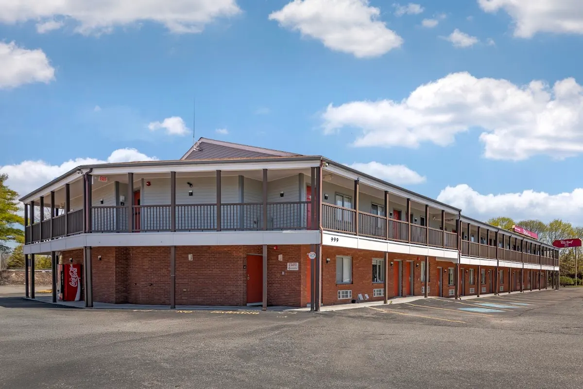 Red Roof Inn & Suites Swansea
