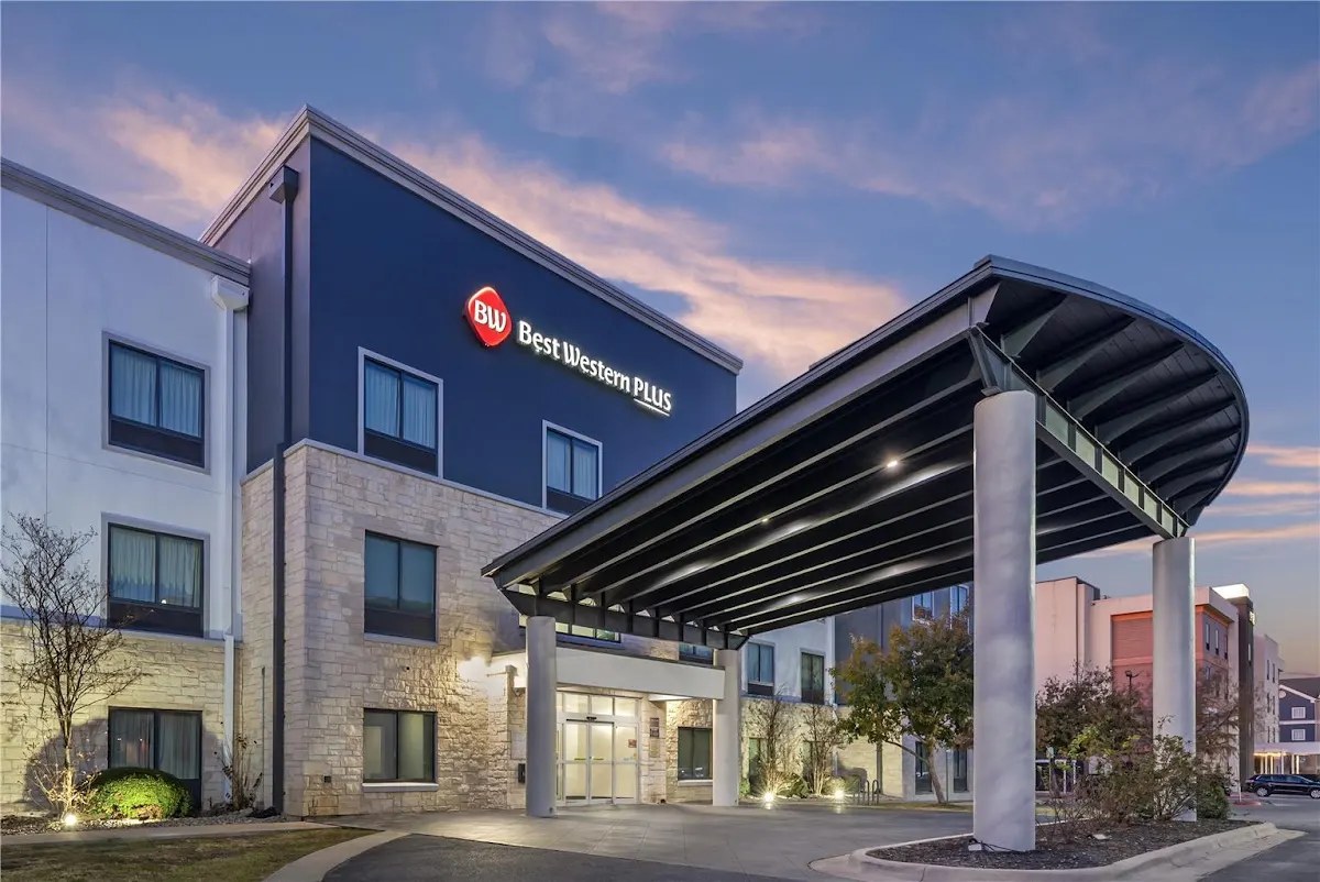 Best Western Plus Austin Airport Inn & Suites