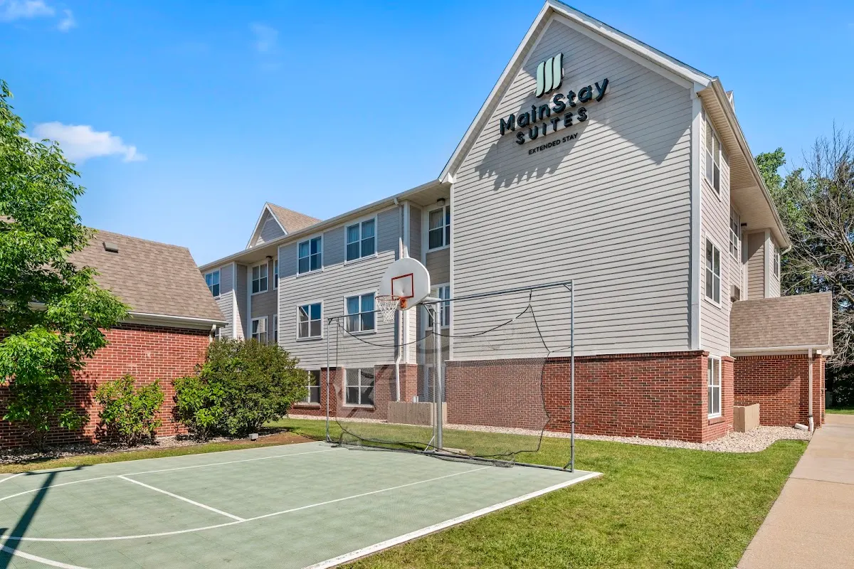 MainStay Suites Appleton Airport - Fox River Mall Area