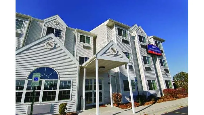Howard Johnson by Wyndham Elk Grove Village/Chicago O'Hare