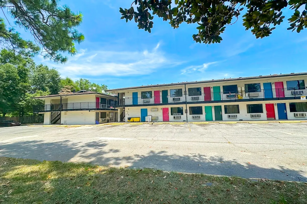 Luxury Inn By OYO Albany