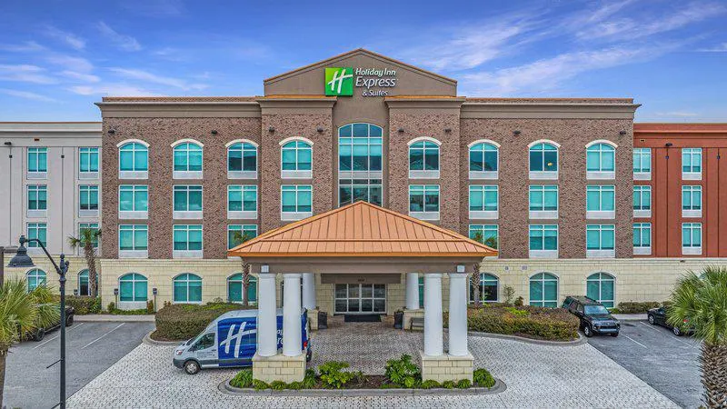Holiday Inn Express & Suites Charleston Arpt-Conv Ctr Area by IHG