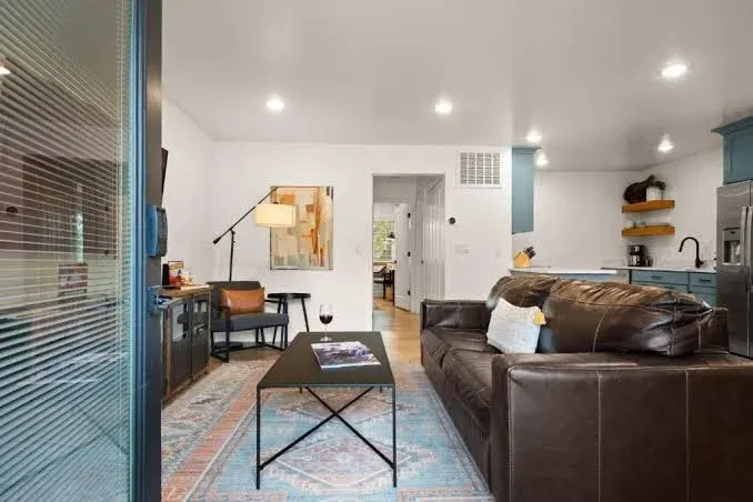 Top 1% Patio Retreat • Hot Tub + BBQ • Downtown