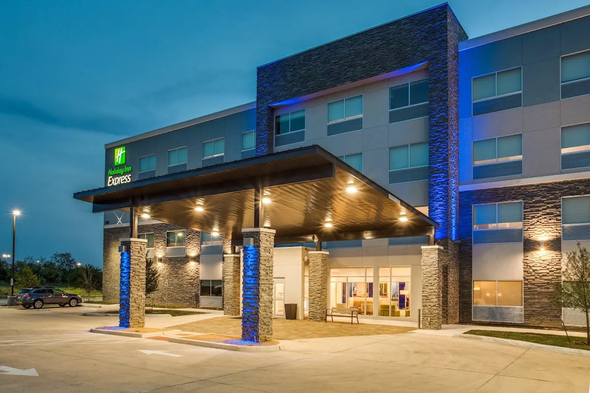 Holiday Inn Express & Suites Denton South by IHG
