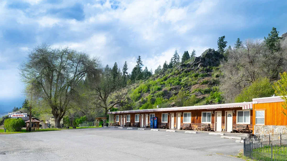 Dew Duck Inn