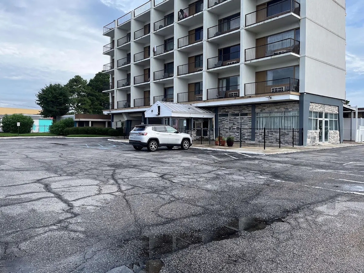 Motel 6 Norfolk, VA – East Little Creek