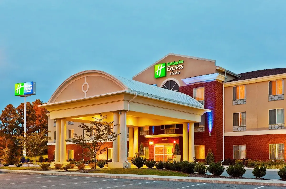 Holiday Inn Express & Suites Dickson by IHG