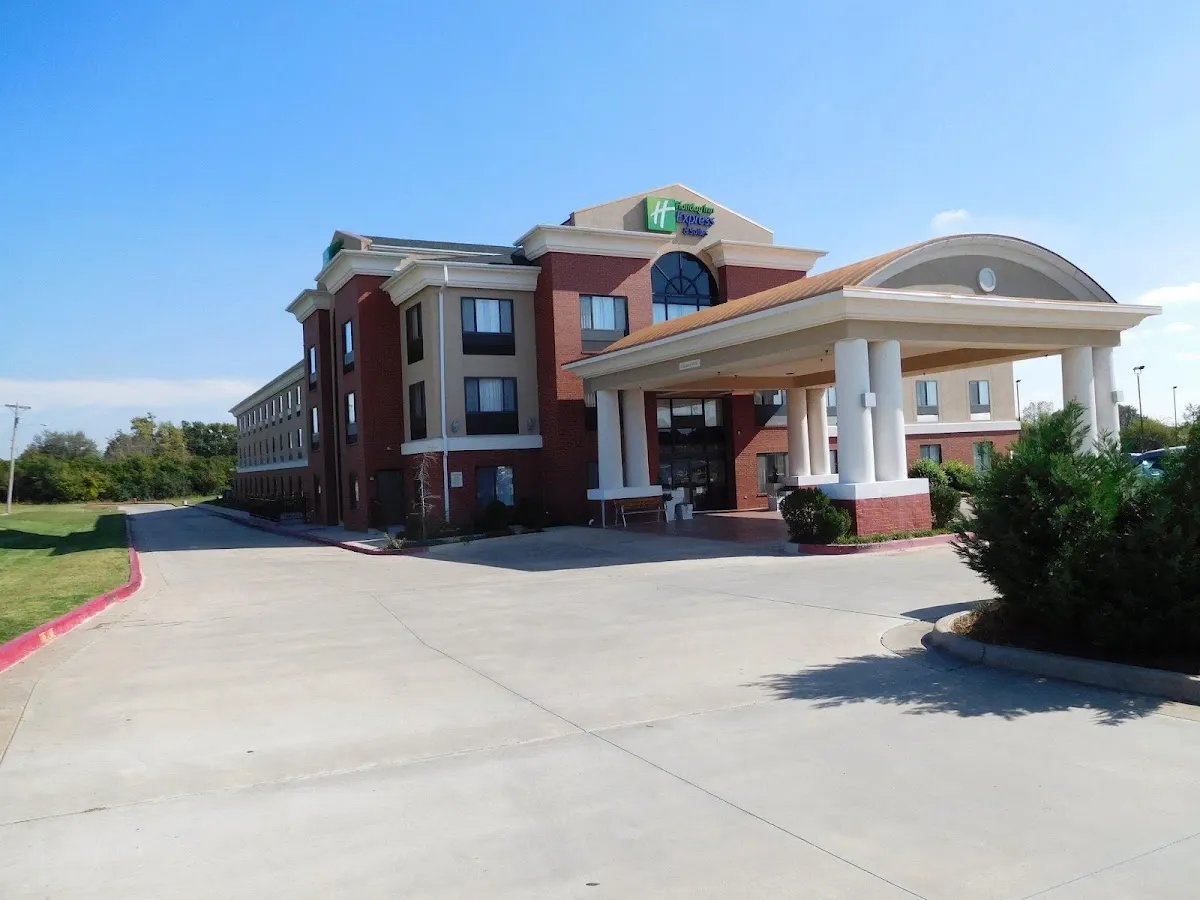Holiday Inn Express & Suites Ponca City by IHG