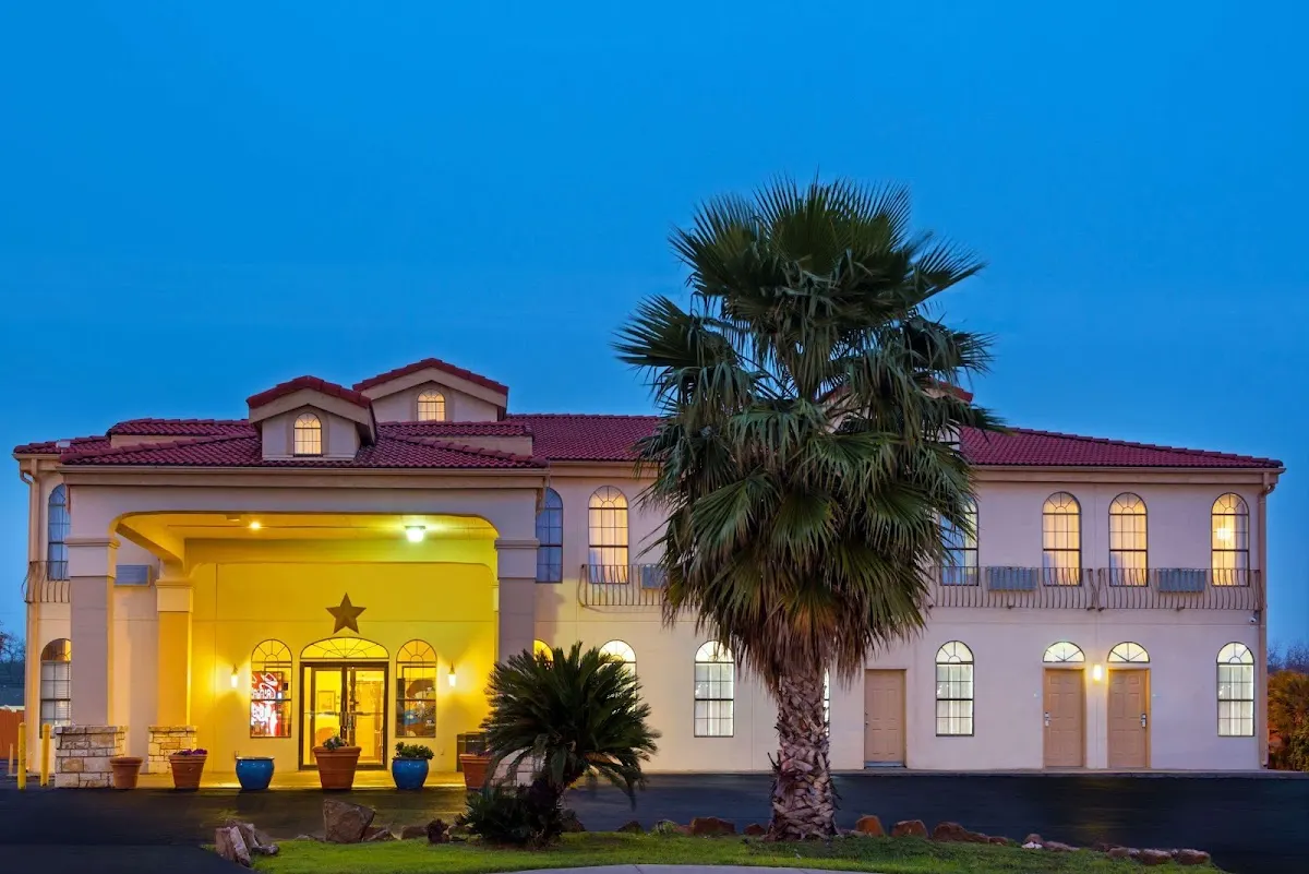 Days Inn by Wyndham Near Seaworld San Antonio