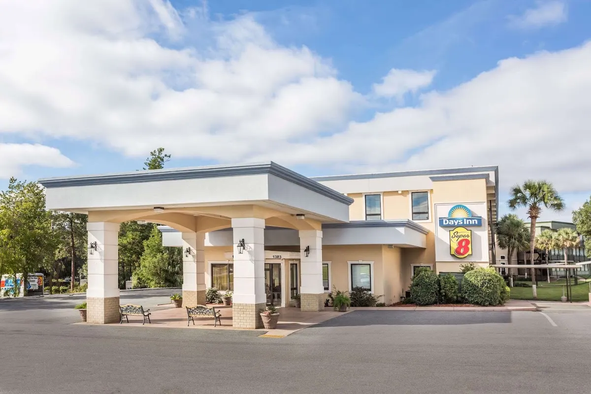 Super 8 by Wyndham Valdosta Mall