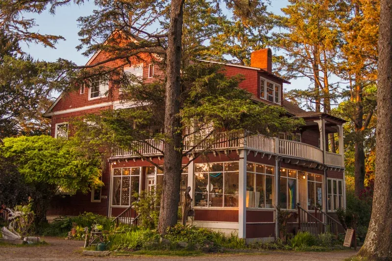 Sou'wester Historic Lodge & Vintage Travel Trailer Resort