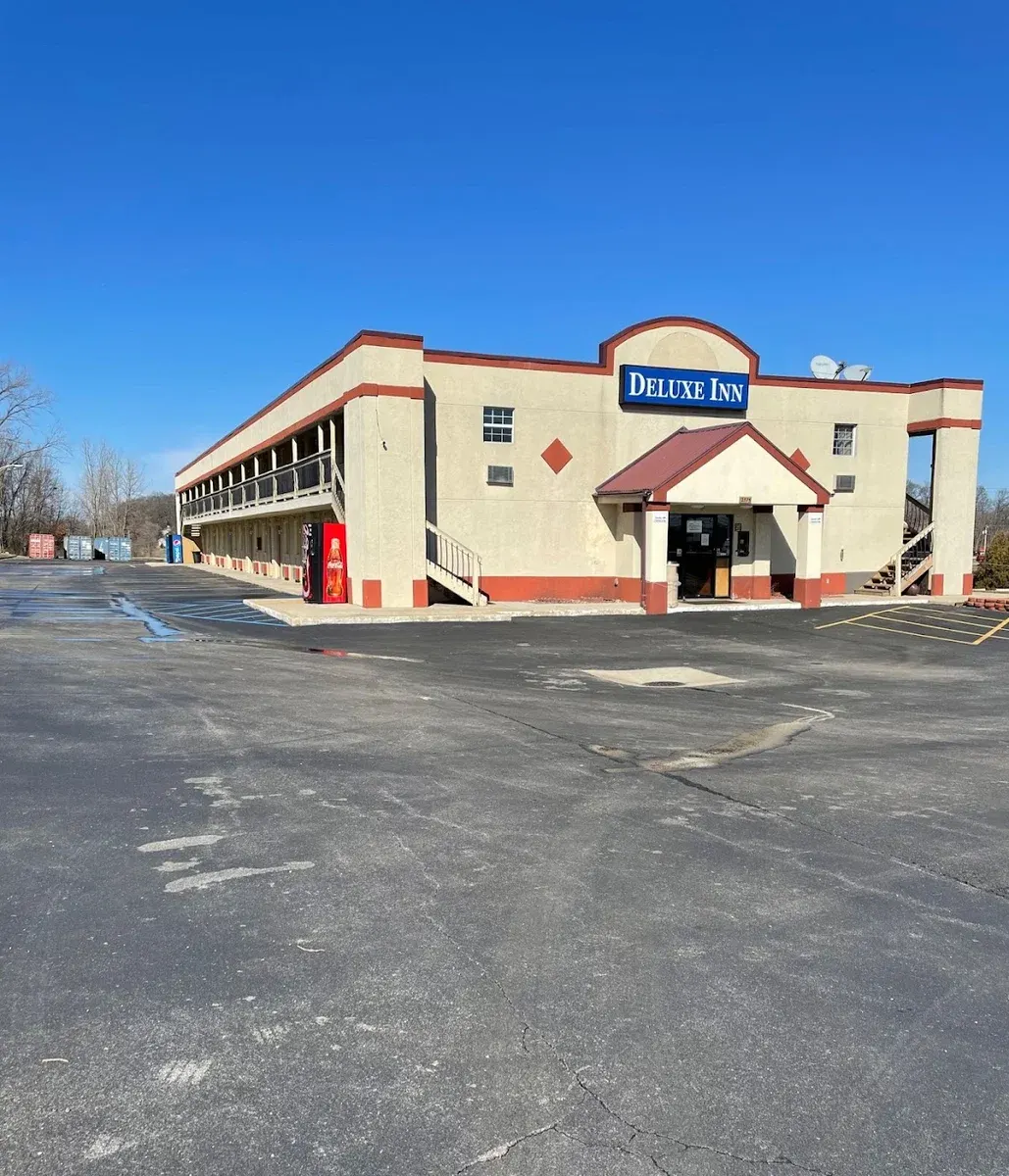 Deluxe Inn