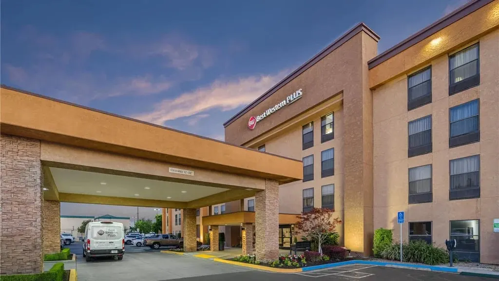 Best Western Plus Fresno Airport Hotel