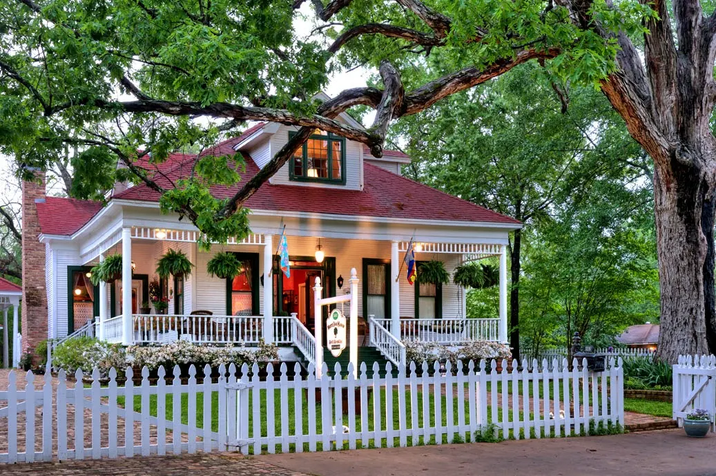White Oak Manor Bed and Breakfast
