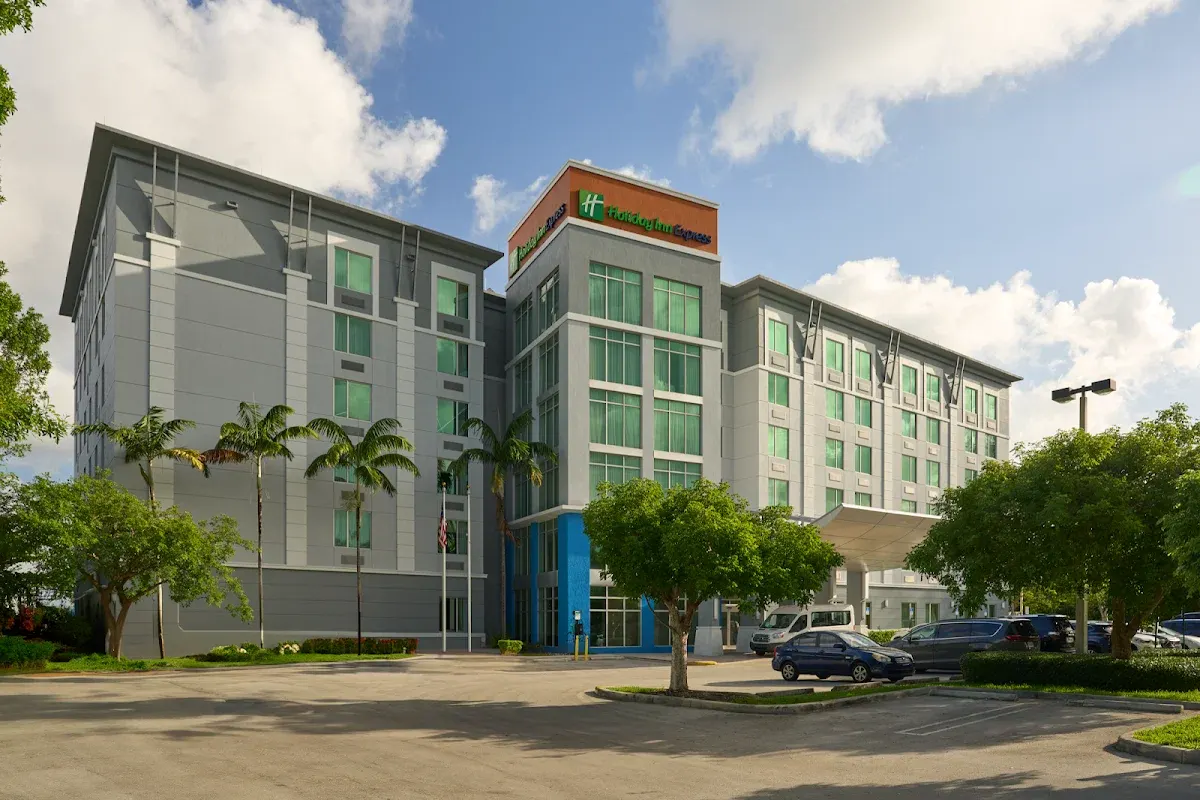 Holiday Inn Express Miami Airport Blue Lagoon Area, an IHG Hotel