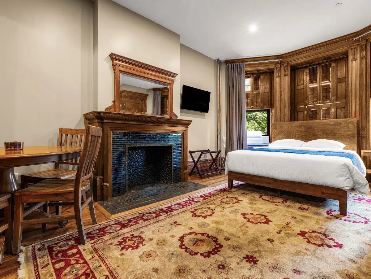 The Hamilton House Inn