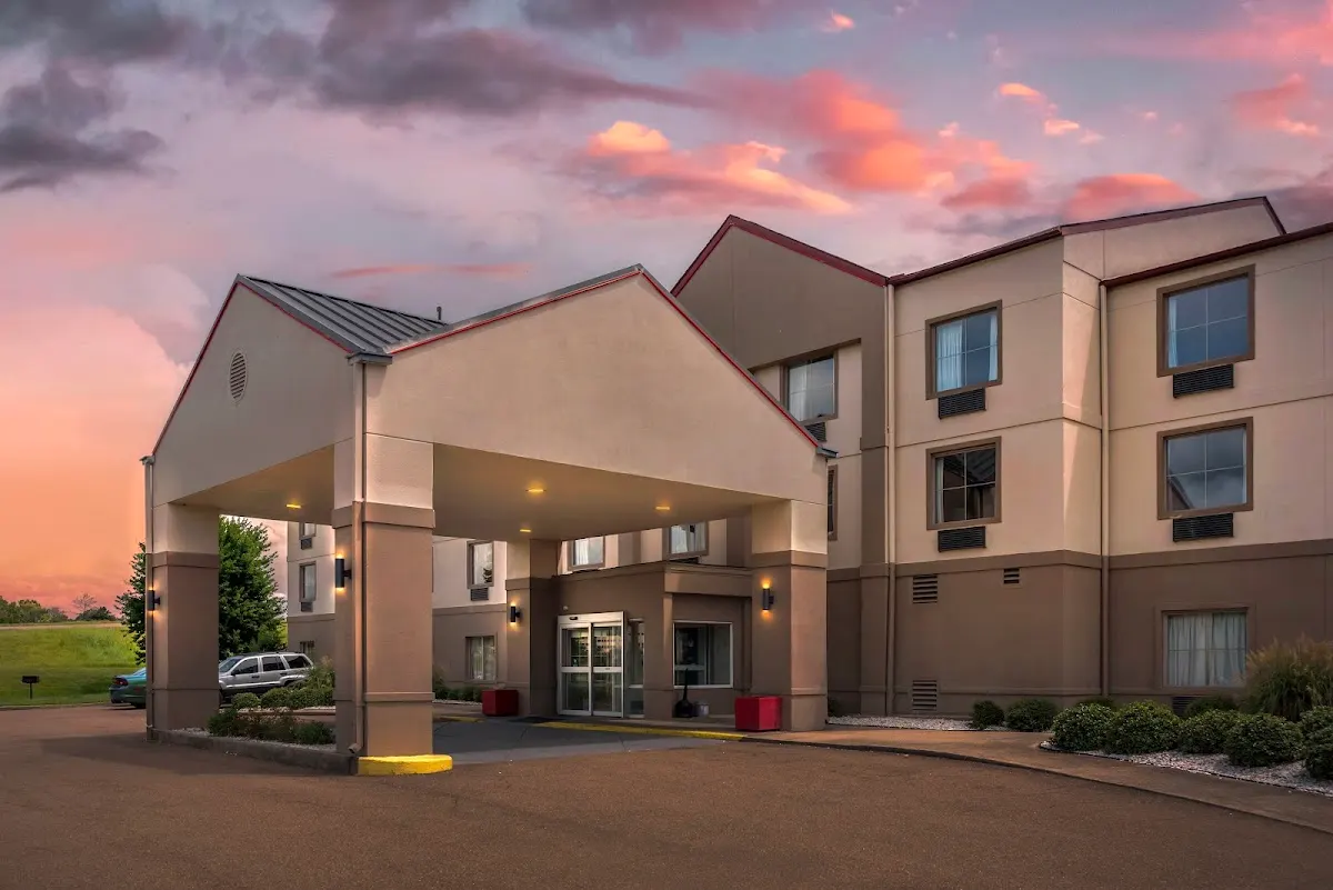 Red Roof PLUS+ & Suites Vicksburg
