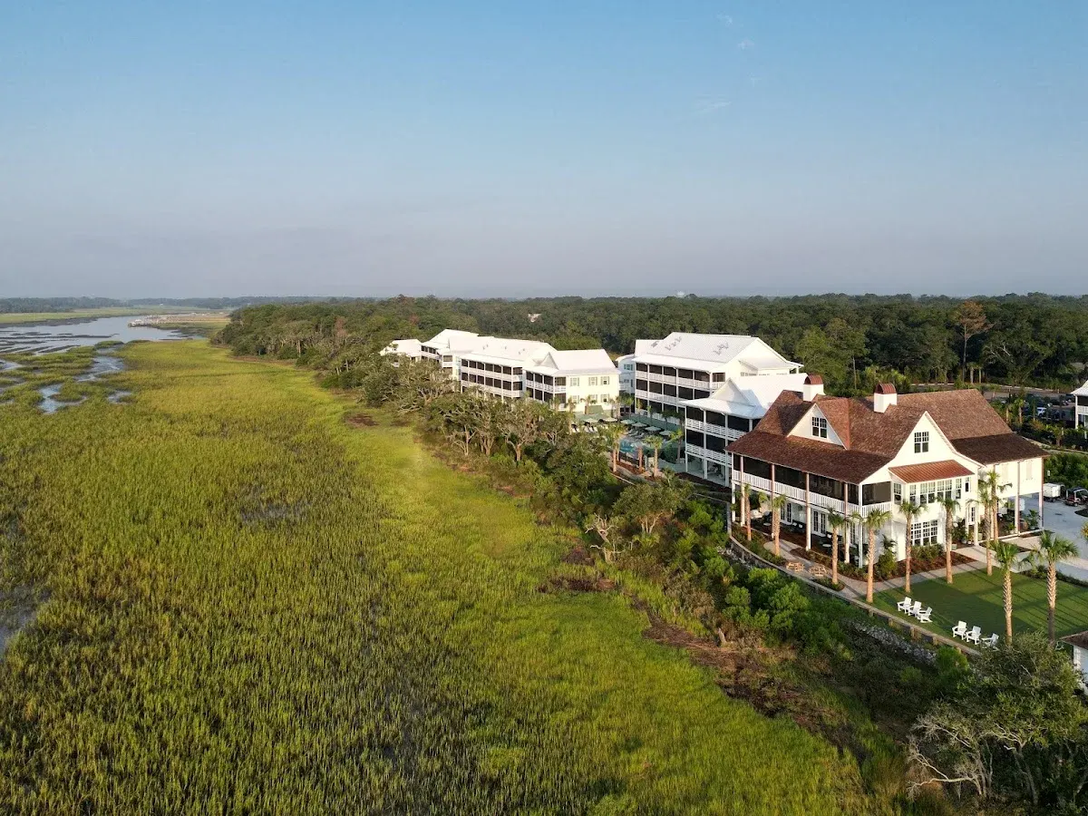 The Dunlin, Auberge Collection