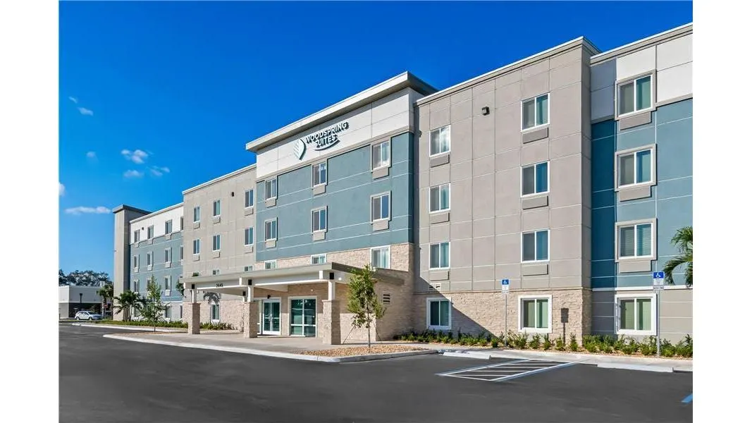 WoodSpring Suites Palm Springs - West Palm Beach