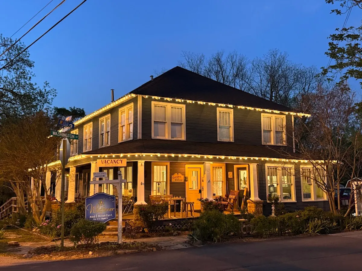 Wildflower Bed & Breakfast On the Square