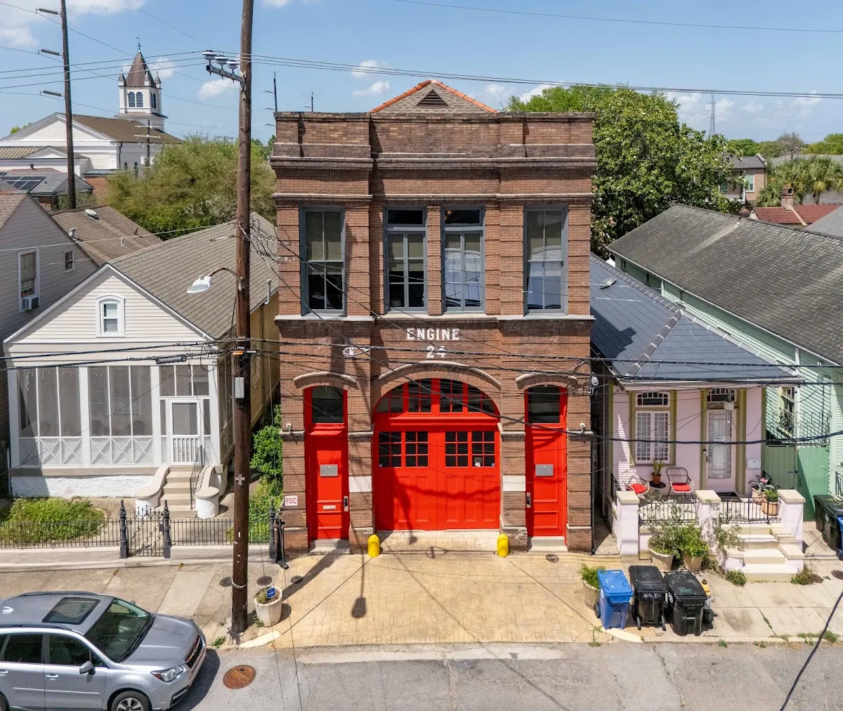 Engine 24 Firehouse Bed & Breakfast