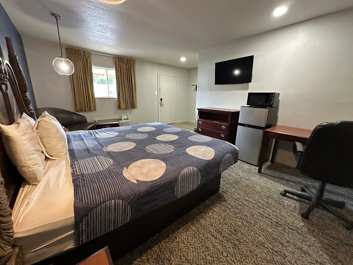 Summit Inn - Dayton