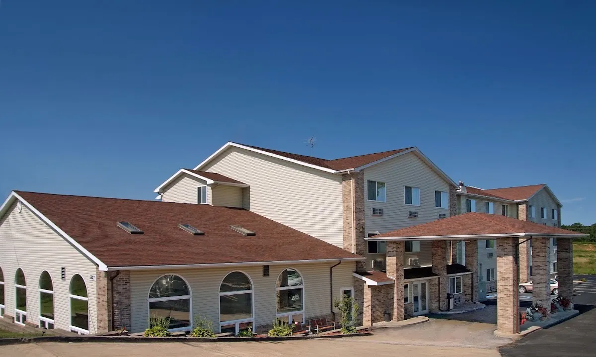 Red Roof Inn & Suites Osage Beach - Lake of the Ozarks