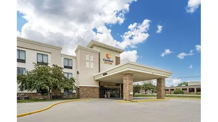 Comfort Suites East Lincoln - Mall Area