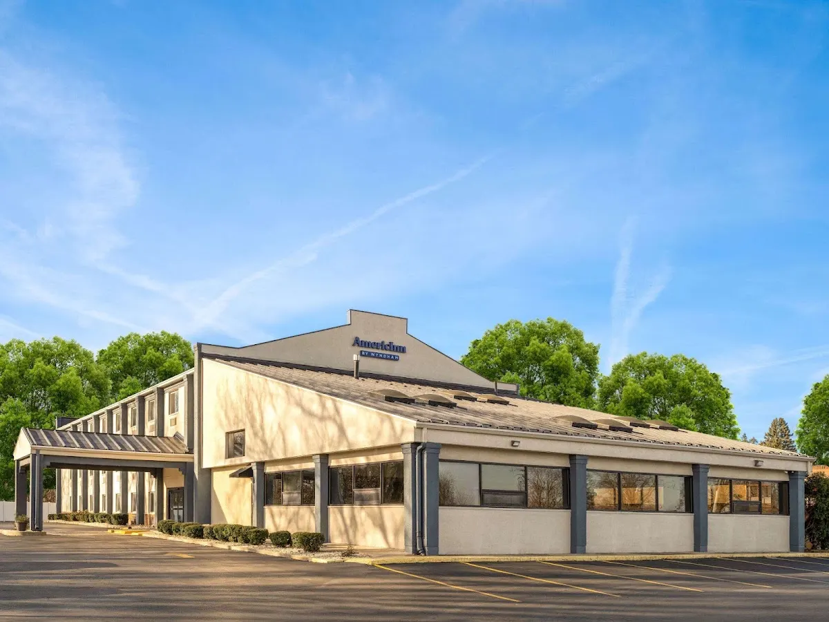 AmericInn by Wyndham Woodstock IL
