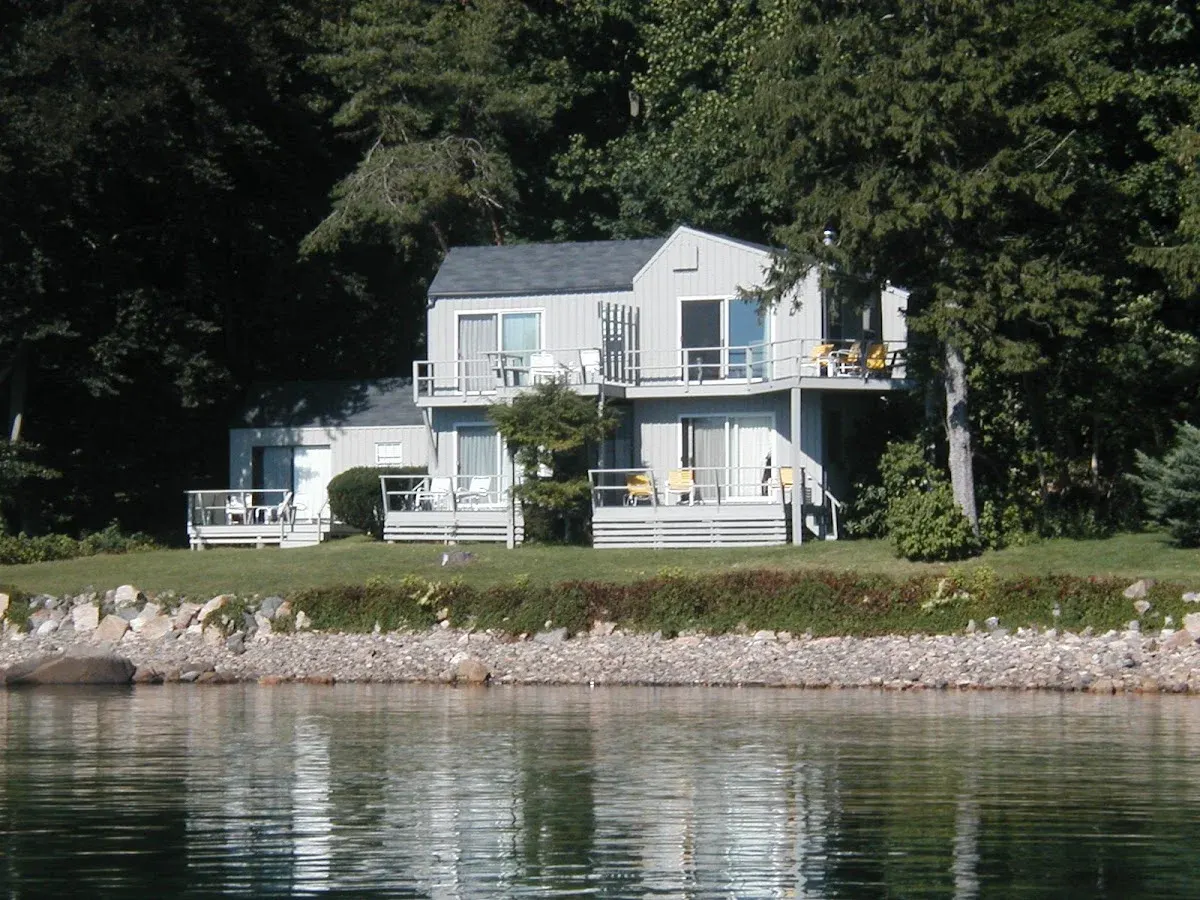 Dockside Guest Quarters