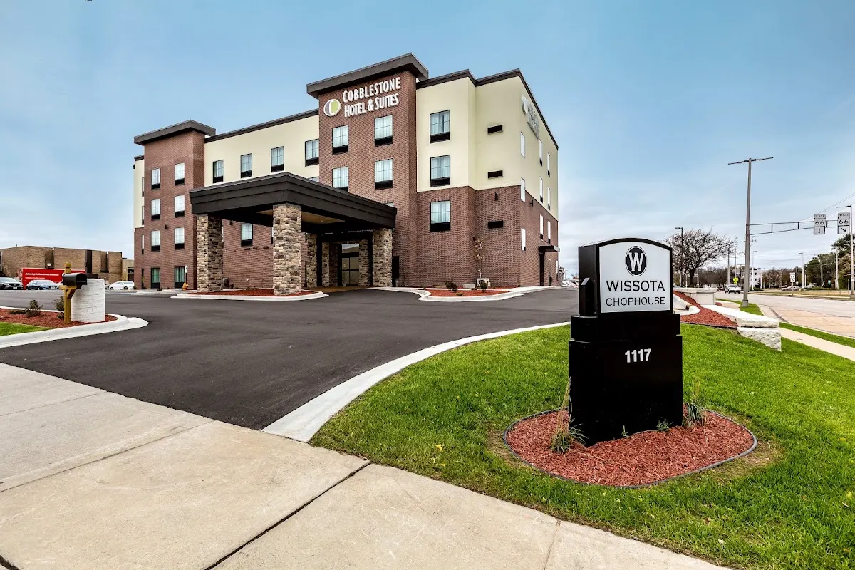 Cobblestone Hotel & Suites - Stevens Point