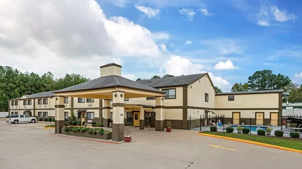 Best Western Pineywoods Inn
