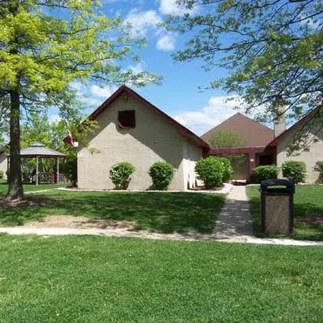 Inn of the Dove at Bensalem-Jacuzzi & Fireplace Suites