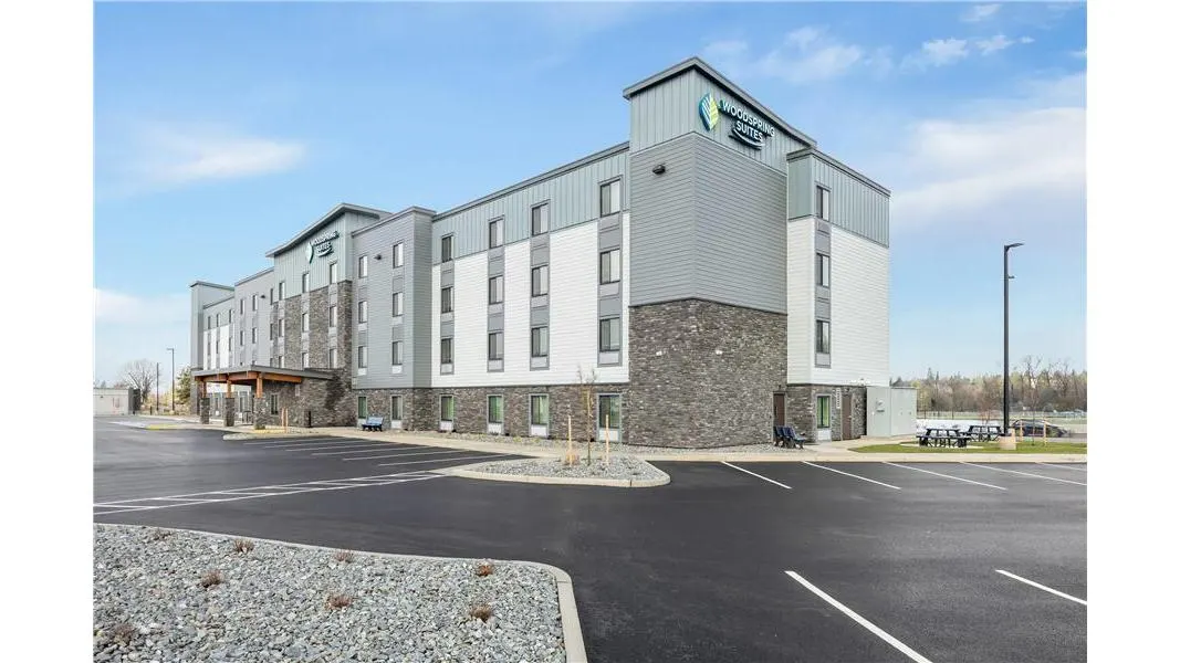 WoodSpring Suites Medford near I-5