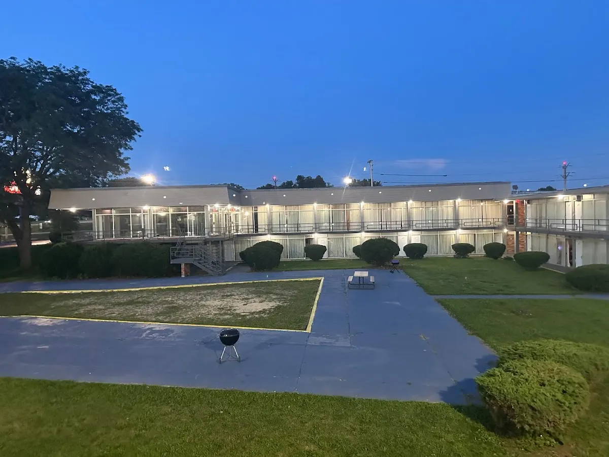 Americas Best Value Inn Rockford