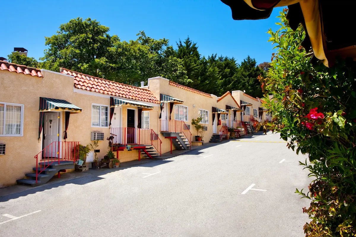 Alpine Inn & Suites