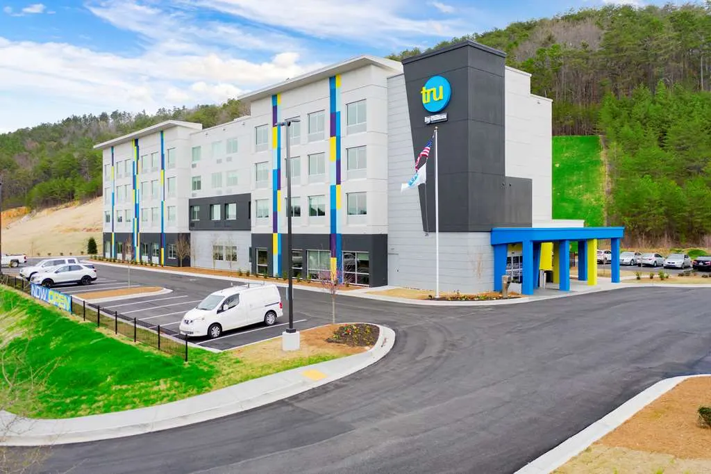 Tru by Hilton Cartersville