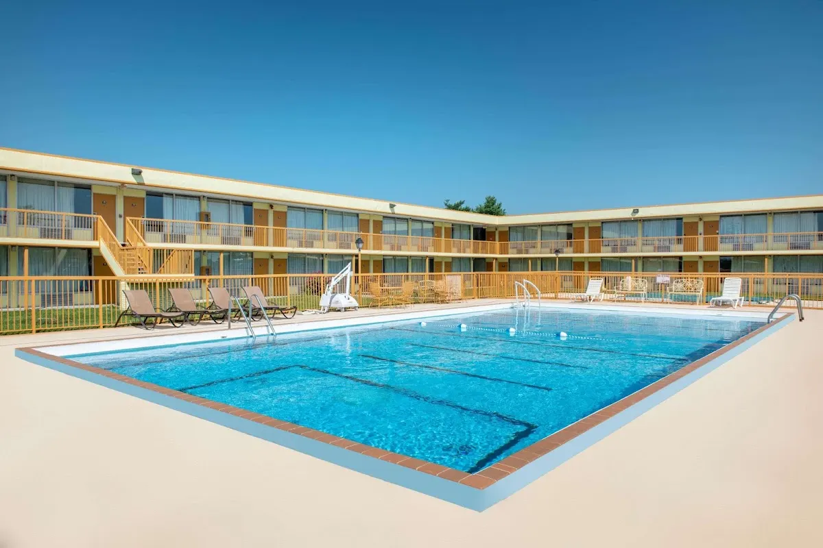Days Inn by Wyndham Salem, Illinois