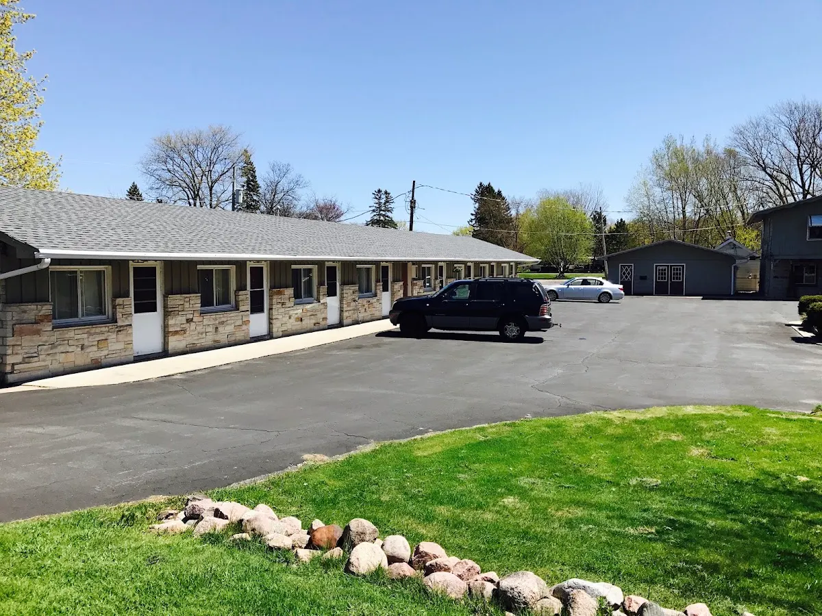 Marinette Inn