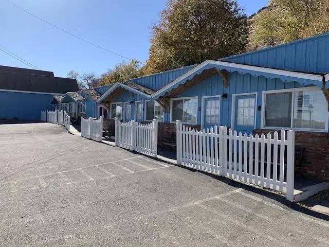 Sugarloaf Mountain Motel
