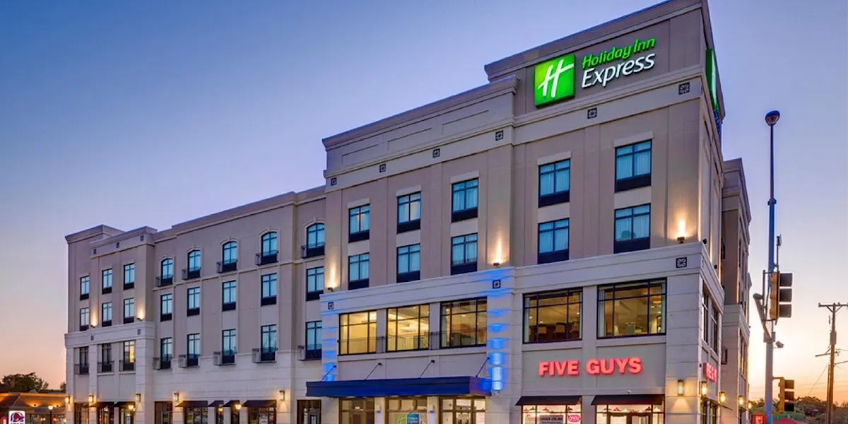 Holiday Inn Express & Suites Kansas City Ku Medical Center by IHG