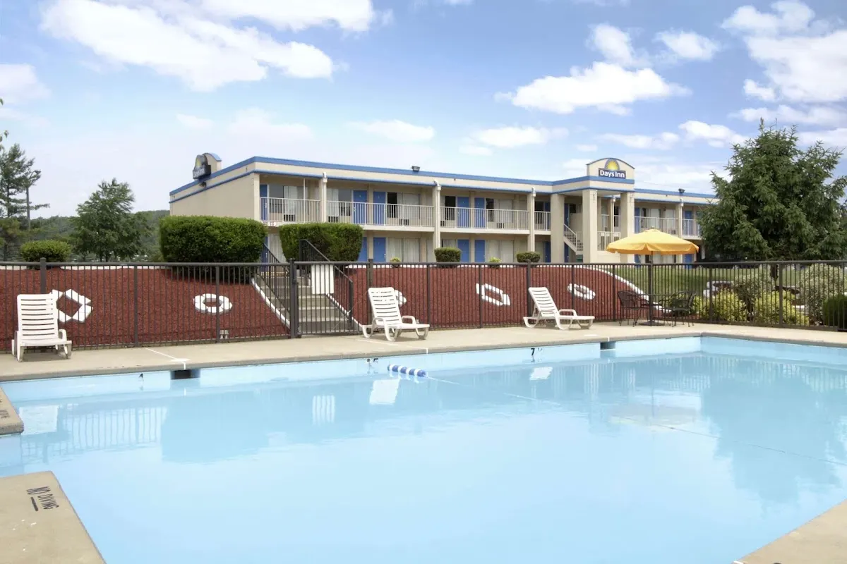 Days Inn by Wyndham Staunton