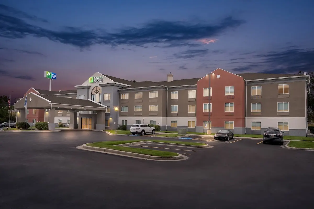 Holiday Inn Express & Suites Ogden by IHG