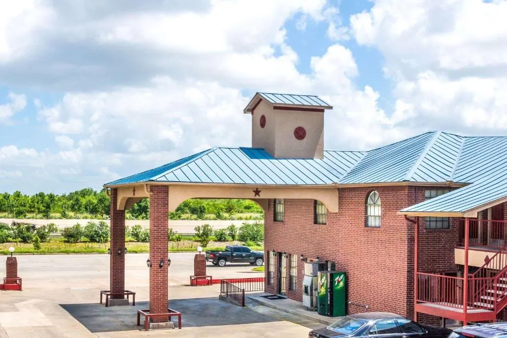 Express Inn & Suites