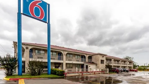 Motel 6 San Antonio, Tx - Frost Bank Center