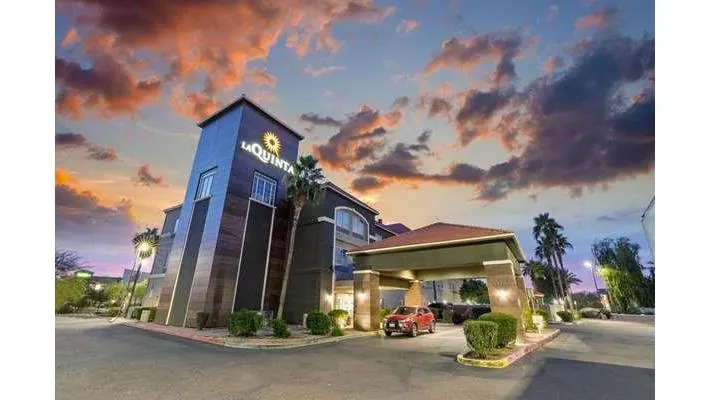 La Quinta Inn & Suites by Wyndham Phoenix I-10 West